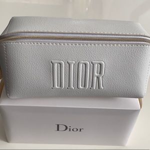 New❤️ DIOR Makeup Bag plus FREE DIORSHOW Lash Primer